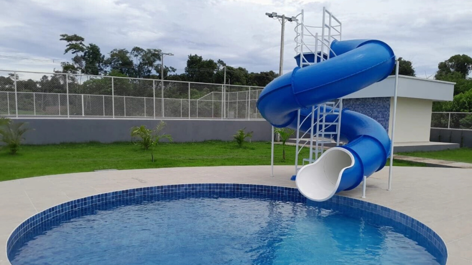 Z0900 – Toboágua Juvenil 13mt Linear